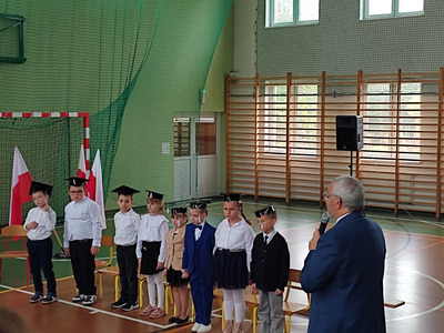  (photo)
