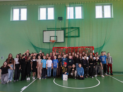  (photo)