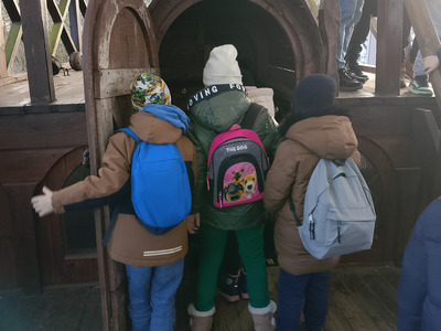  (photo)