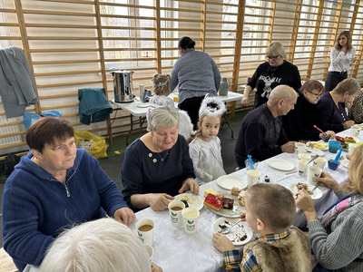  (photo)