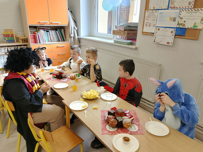  (photo)