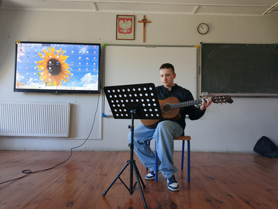  (photo)