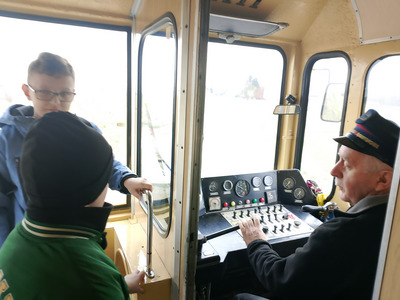  (photo)